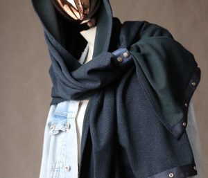 شال دکمه دار مونایی