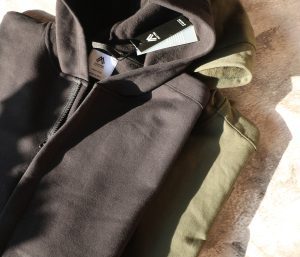 مانتو ورزشی مونایی